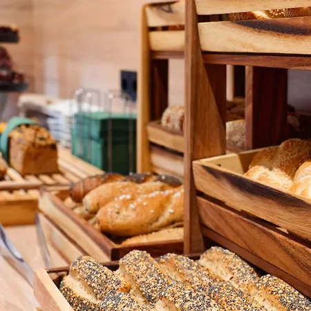 Schluister Park מלון