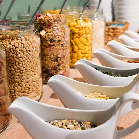 מלון Schluister Park 3*