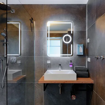 Schluister Park Hotel 3*