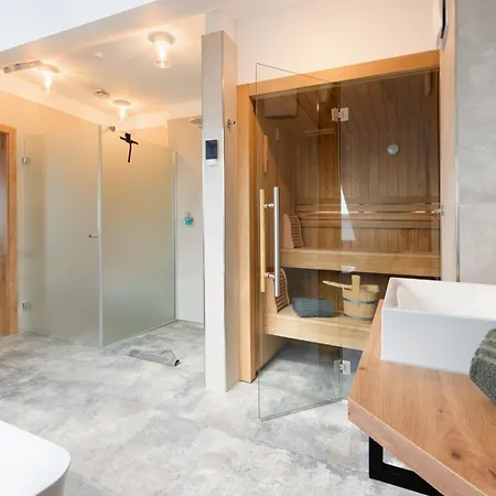 Schluister Park מלון