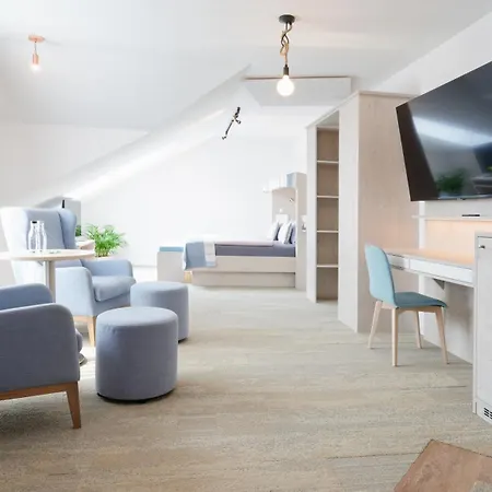 Schluister Park מלון