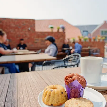 מלון Schluister Park 3*